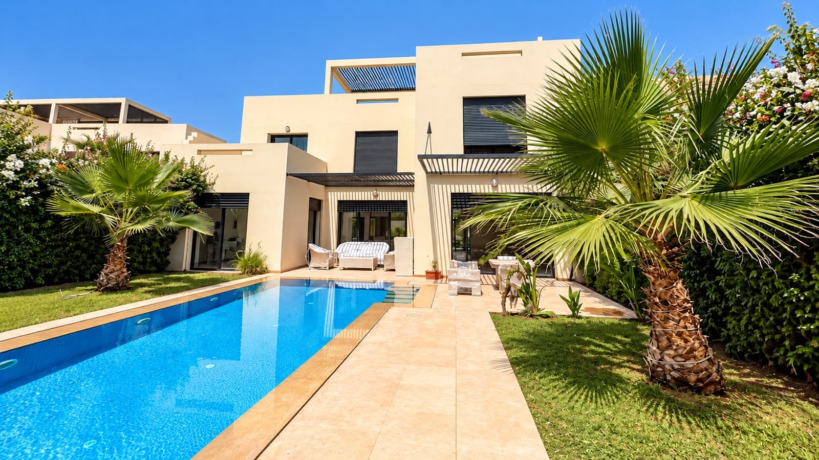 CONTEMPORARY VILLA IN AN EXCEPTIONAL GOLF RESORT
